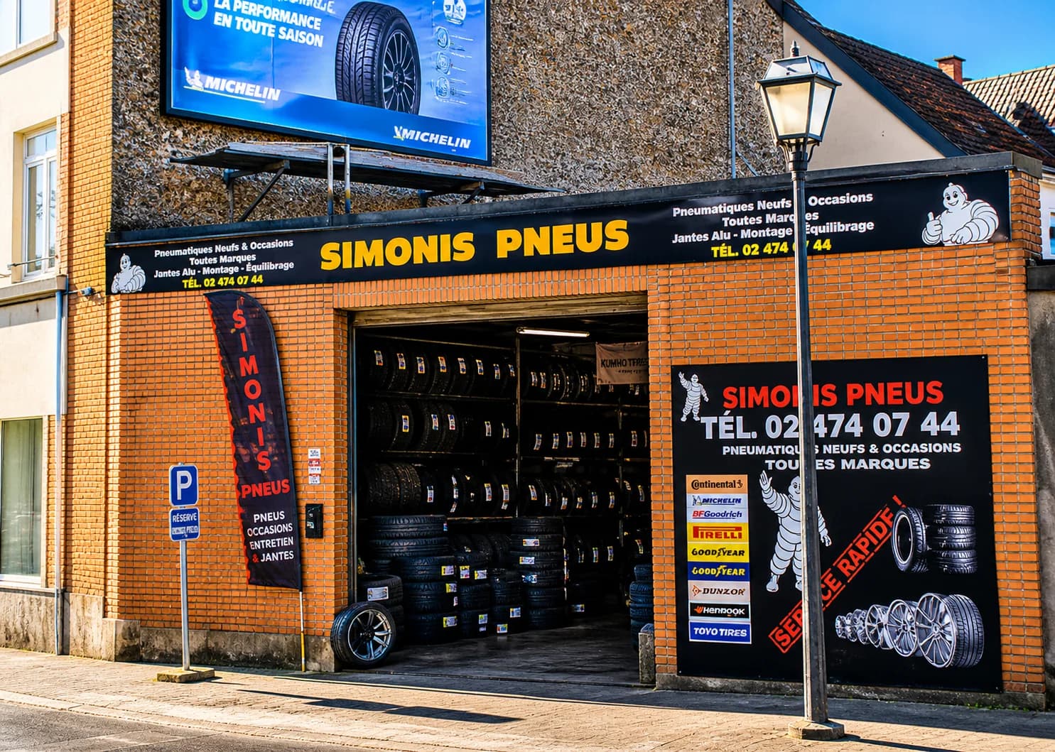 Devanture Simonis Pneus à Koekelberg